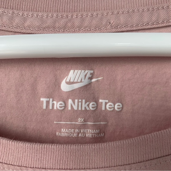 Nike (2X) Ladies Blush Pink Long Sleeve T-Shirt - Picture 3 of 5